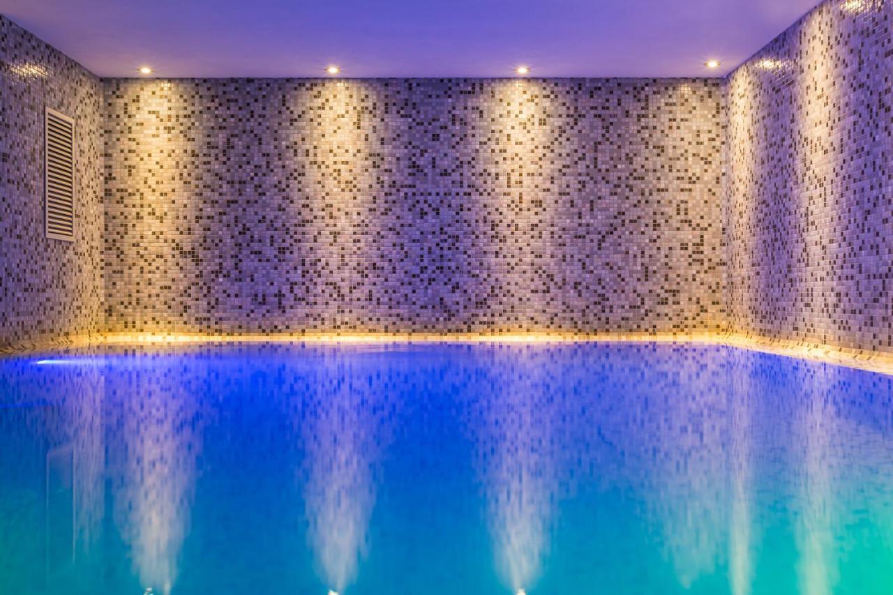 Apartaments Suites Ambassador Каорле Екстер'єр фото